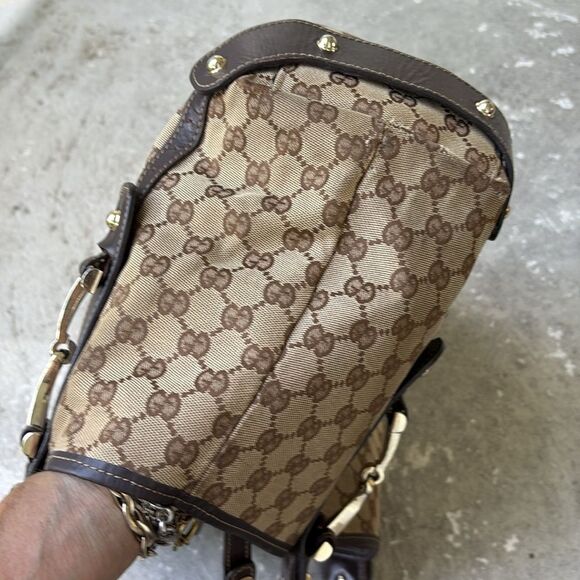 Gucci Pelham medium monogram bag - Picture 6 of 12
